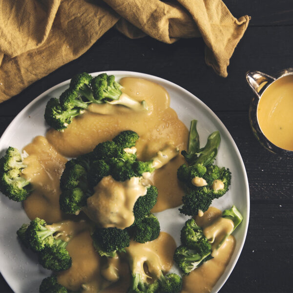 Broccoli With Cheese Sauce